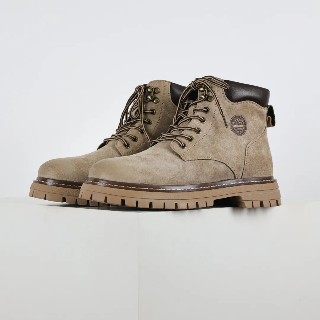 The price tag is 💰620. The core recommendation is good price. Timberland outdoor high-top casual rhubarb boots series #Guangdong Dachang quality. Original box and original packaging. Fashionable and trendy matching. The fabric is made of Italian 🇮🇹 top-grade frosted fine-grained cowhide. It is paired with anti-odor and anti-corrosion genuine leather latex insoles. The outsole and hardware are all made from original factory raw materials. The same process as the original Goodyear, never open the glue. Good products do not kill pigs. Exclusive launch on the entire network. The quality is beyond doubt. The complete set of official website unified packaging gives you a perfect wearing experience. It is of high quality and durable. A must-have for sportsmen. Specially designed to treat those who are not handsome. High-quality and first-class foot feel. Specially designed for cold protection and outdoor use this winter. Casual matching for daily use. Size: 38 39 40 41 42 43 44 (leather shoe size)